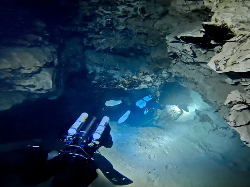 i.a.c. Höhlen Tauchen Molnar Janos Budapest